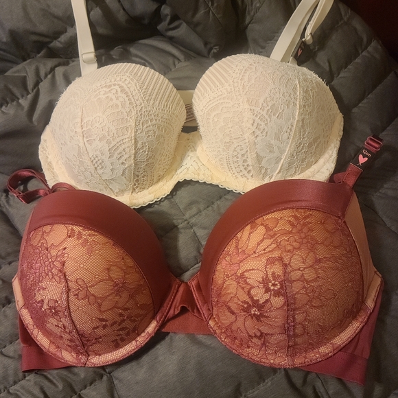Victoria Secret Bras - Picture 4 of 4